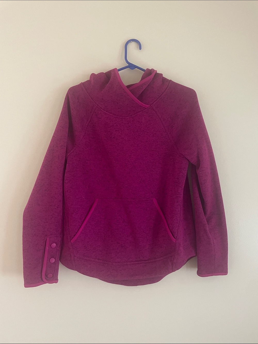 Champion Women's Hooded Pullover Sweatshirt - Magenta size small s